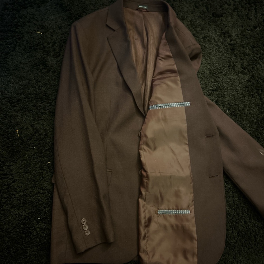 Different Suits - Picture 10 of 10